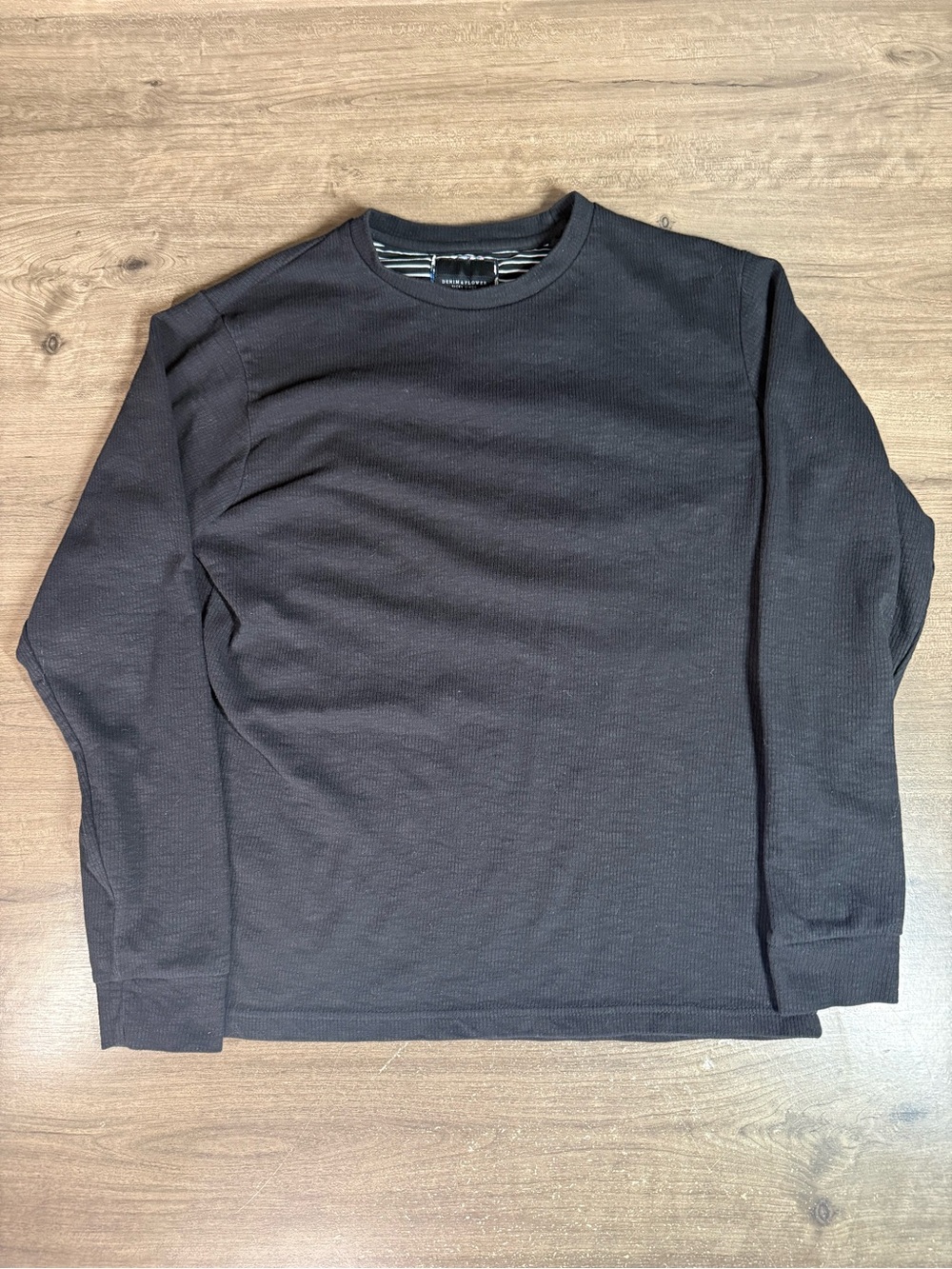 Denim & Flower Ricky Singh Crewneck Long Sleeve Pull Over Sweater Black  Large